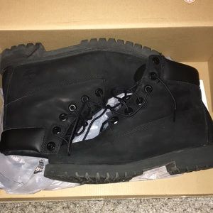 Timberland Size 5 (Juniors) Black
